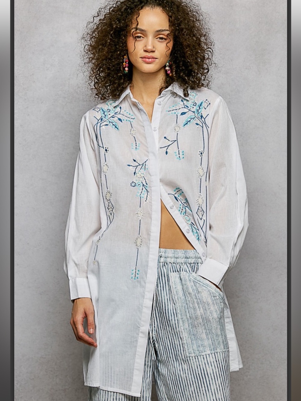 69 ❤️POL embroidered button down top
